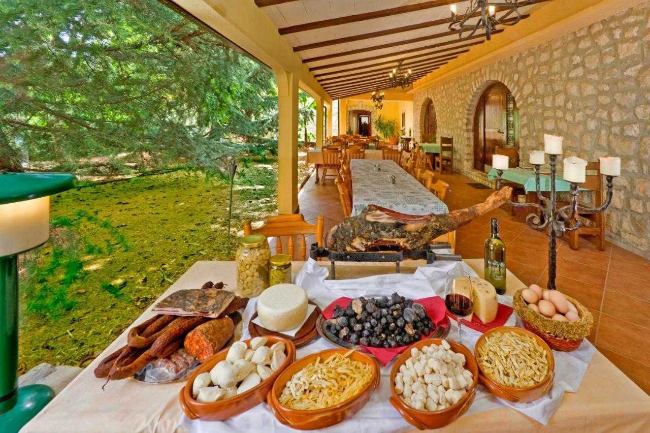 Kastel Pineta In Sveti Martin * Istrien Hotel Nedescina ภายนอก รูปภาพ